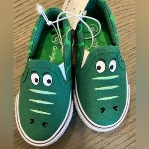 NWT Cat & jack toddler/baby boy slide on sneaker with alligator design size 6